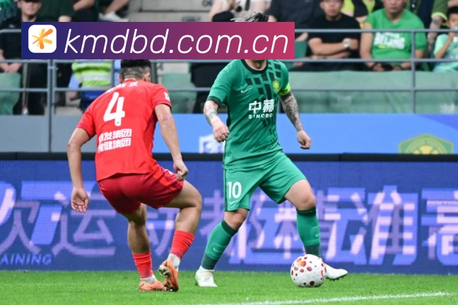 格斗巨星乌斯曼生涯回顾与传奇对决全解析